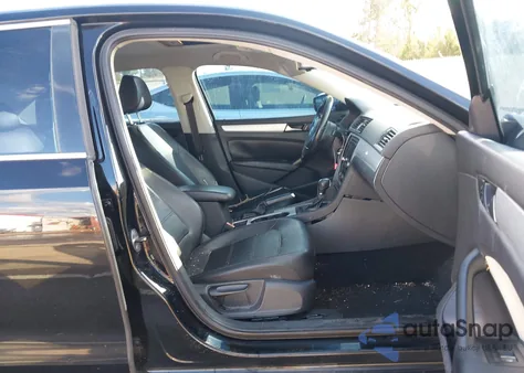 2013 Volkswagen Passat 2.5L Se from USA, damaged, VIN 1VWBP7A31DC109705